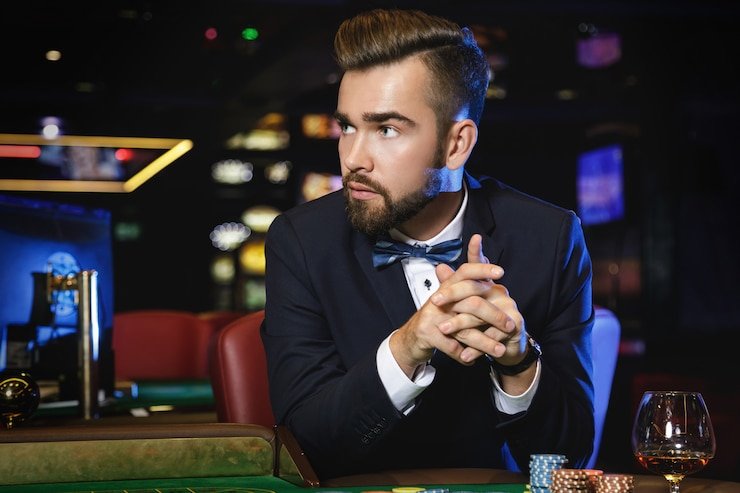 Antarmuka permainan Fortune Mouse di jajan togel dengan gulungan dan simbol-simbol bernilai